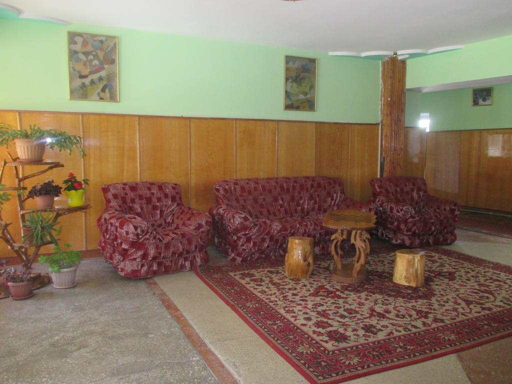 Otel Issyk-Kul 카라콜 외부 사진
