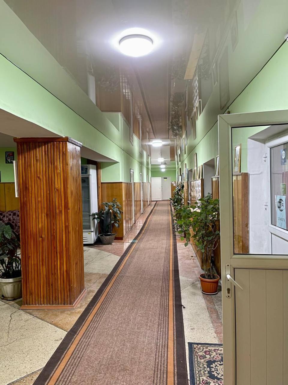 Otel Issyk-Kul 카라콜 외부 사진