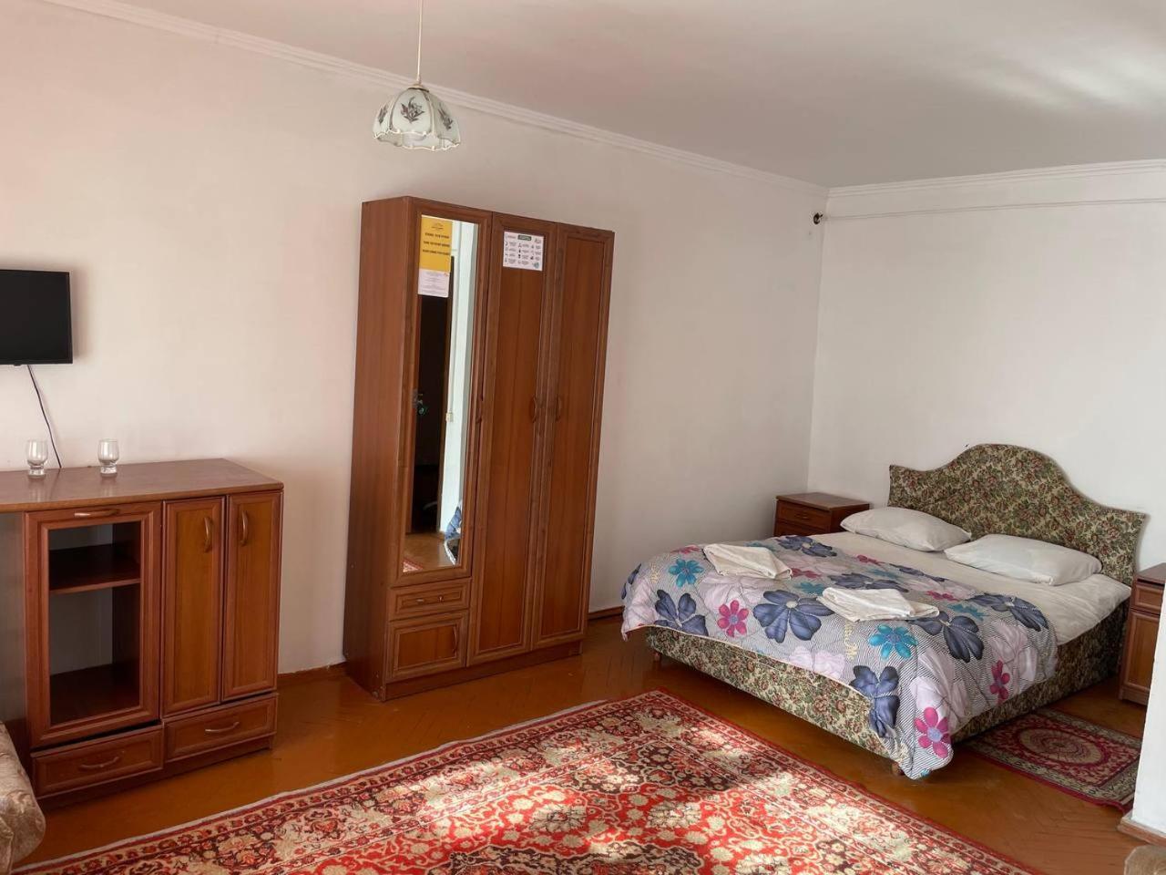 Otel Issyk-Kul 카라콜 외부 사진
