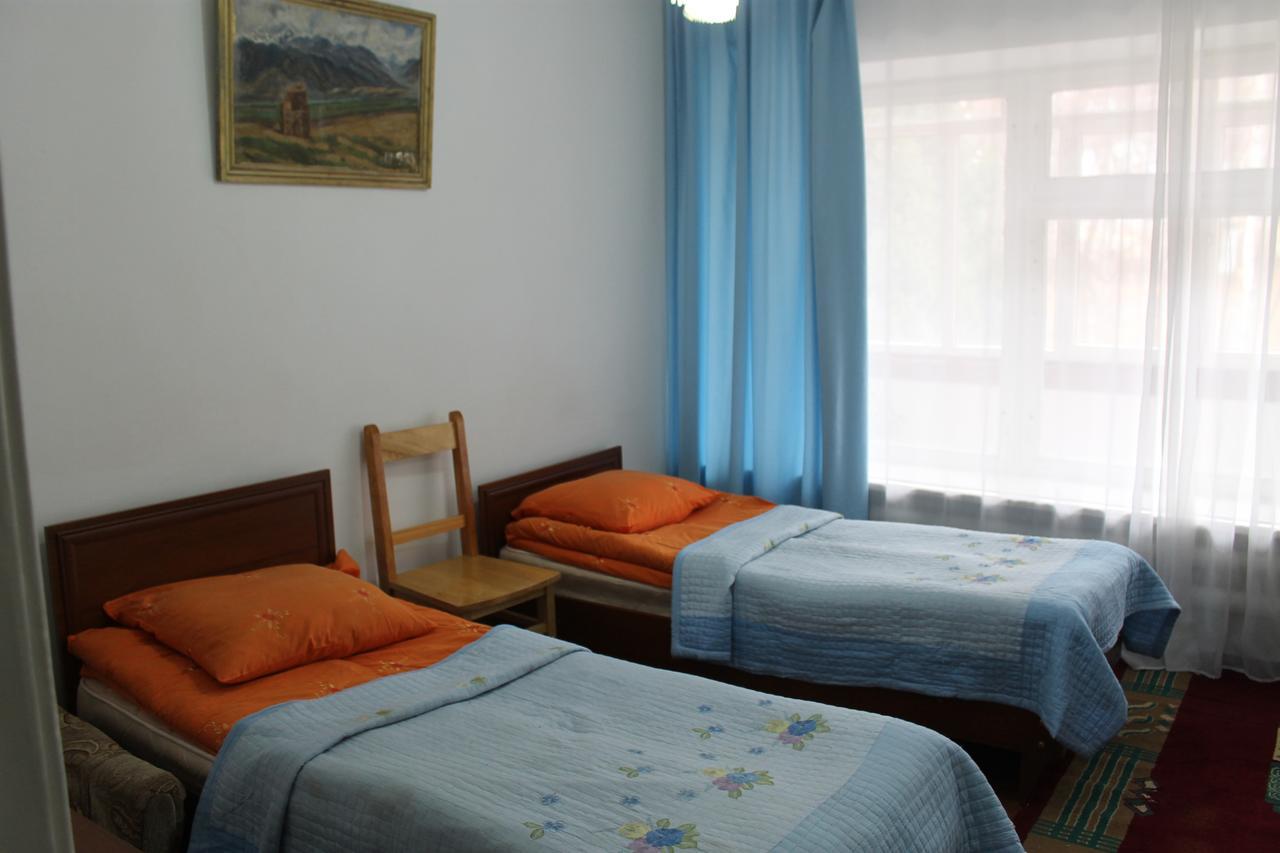 Otel Issyk-Kul 카라콜 외부 사진
